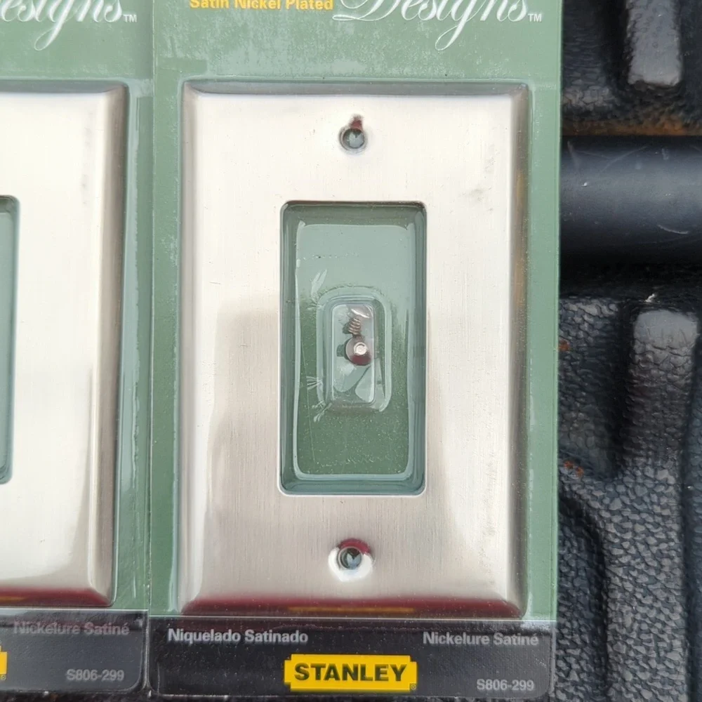 Set of 4 Stanley Satin Nickel Metal GFI Decora Oultet Wall Plate Covers - Picture 2 of 3